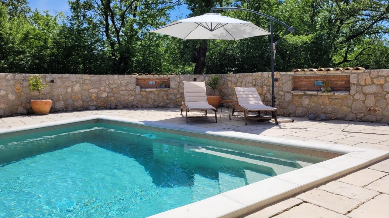 Villa Alara - Charming Villa With Heated Swimming Pool Milohnici Bagian luar foto
