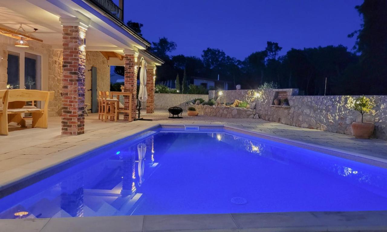 Villa Alara - Charming Villa With Heated Swimming Pool Milohnici Bagian luar foto