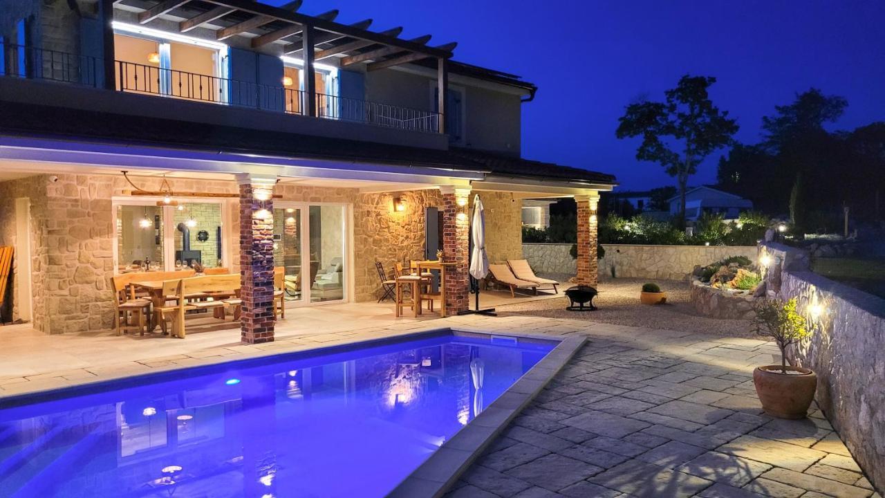 Villa Alara - Charming Villa With Heated Swimming Pool Milohnici Bagian luar foto