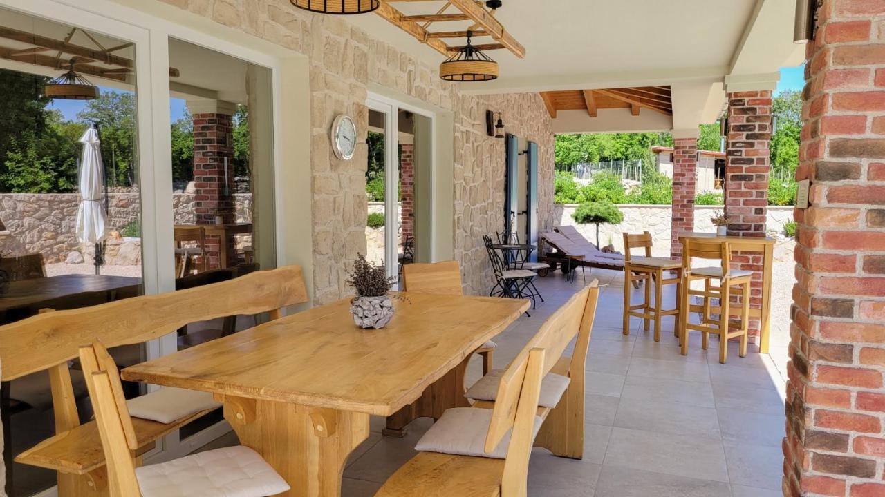 Villa Alara - Charming Villa With Heated Swimming Pool Milohnici Bagian luar foto