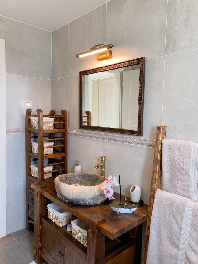 Villa Alara - Charming Villa With Heated Swimming Pool Milohnici Bagian luar foto