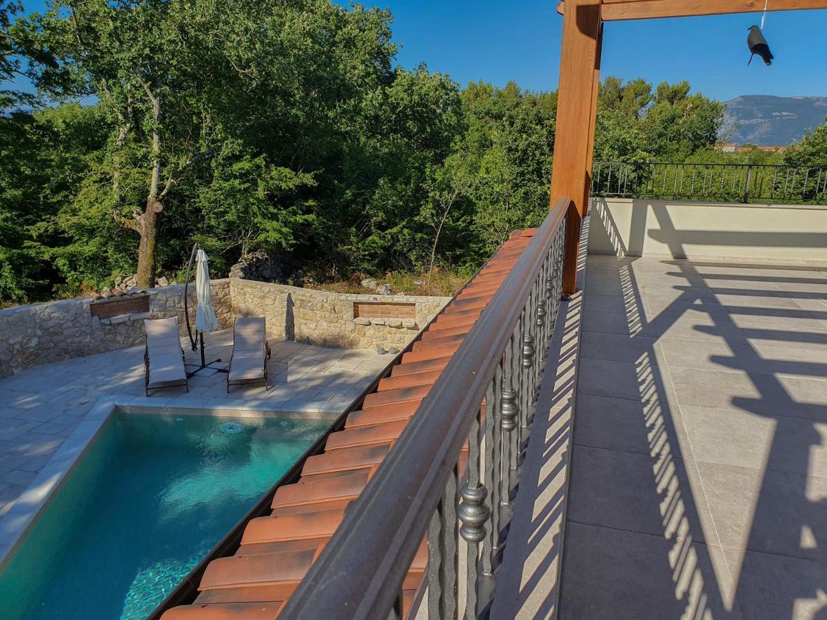 Villa Alara - Charming Villa With Heated Swimming Pool Milohnici Bagian luar foto