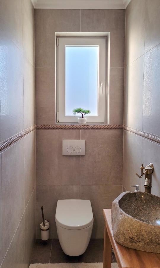 Villa Alara - Charming Villa With Heated Swimming Pool Milohnici Bagian luar foto